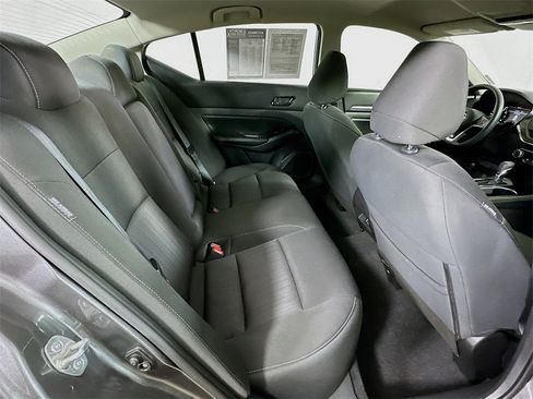 Used 2023 Nissan Altima 2.5 SV image 10