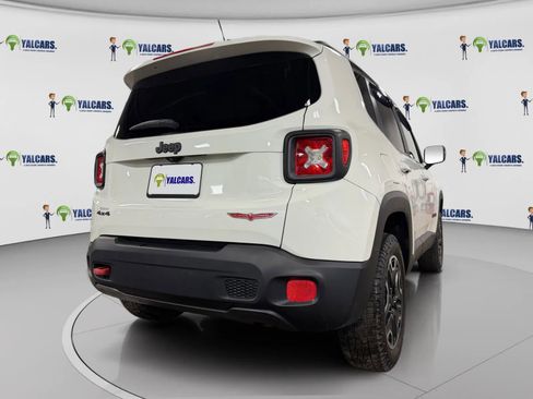 Used 2016 Jeep Renegade Trailhawk image 11