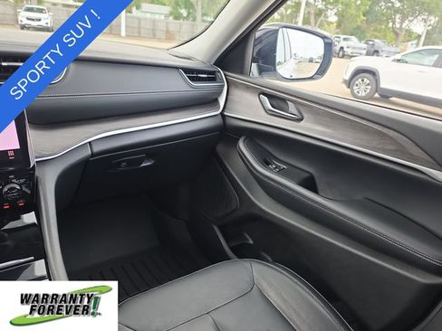 Used 2023 Jeep Grand Cherokee Limited w/ Black Appearance Package RWD image 10