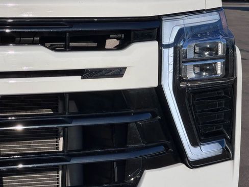 Used 2024 Chevrolet Silverado 3500 LT w/ Z71 Sport Edition image 5