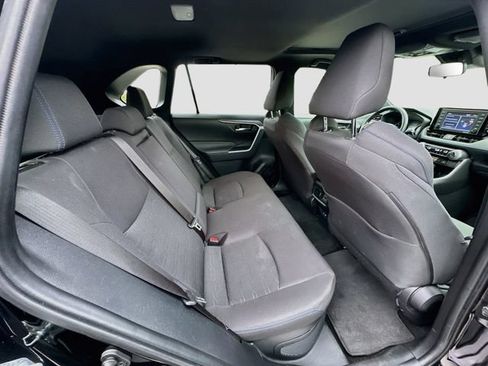 Used 2022 Toyota RAV4 SE w/ Convenience Package AWD/4WD image 27
