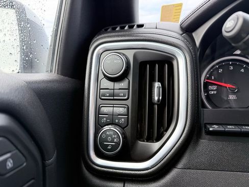 Used 2020 Chevrolet Silverado 1500 High Country w/ Technology Package image 13