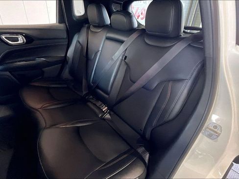 Used 2025 Jeep Compass Trailhawk image 14