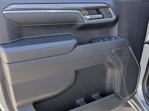 Used 2024 Chevrolet Silverado 1500 LT image 17