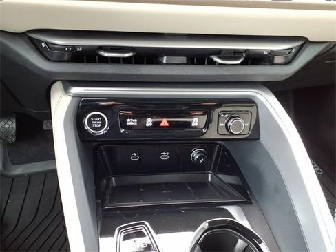 Used 2025 Audi Q5 Premium Plus w/ Premium Plus image 16