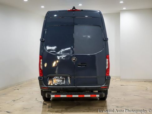 Used 2019 Mercedes-Benz Sprinter 144 image 5