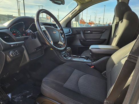 Used 2017 Chevrolet Traverse LT image 9