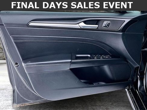 Used 2018 Ford Fusion Titanium image 18