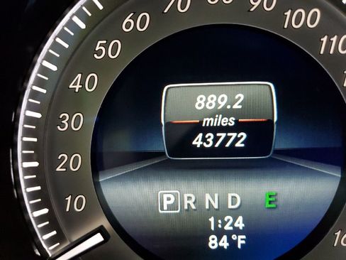 Used 2014 Mercedes-Benz C 250 Sedan image 7