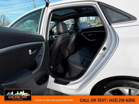 Used 2014 Hyundai Elantra GT w/ Option Group 03 image 10