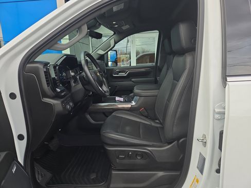 Certified 2024 Chevrolet Silverado 2500 LTZ w/ LTZ Convenience Package image 12