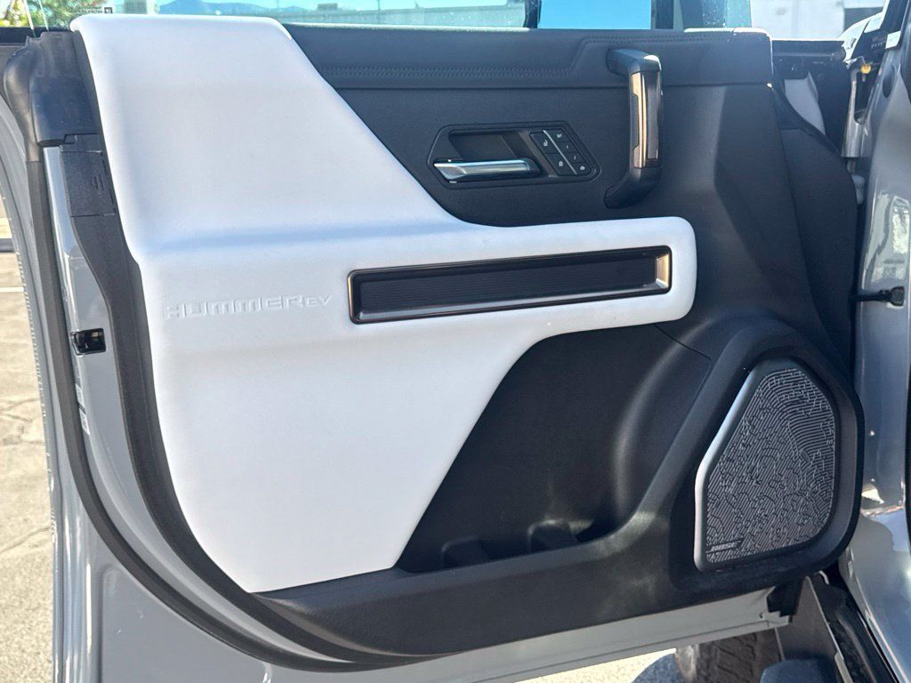 Used 2024 GMC Hummer EV 3X AWD/4WD image 10