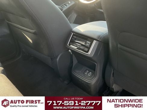 Used 2023 Subaru Ascent Premium AWD/4WD image 16