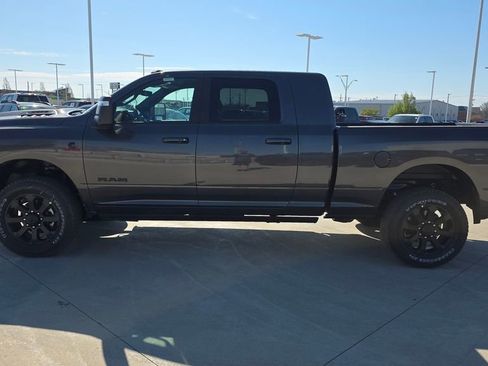 New 2026 RAM 2500 Laramie AWD/4WD image 2
