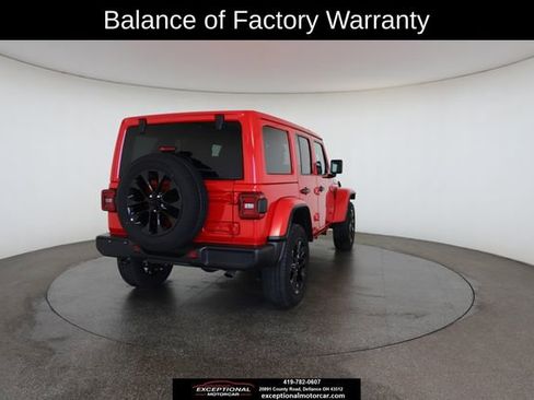 Used 2025 Jeep Wrangler Unlimited Sahara w/ Safety Group image 17