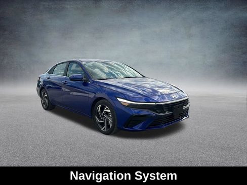 Used 2024 Hyundai Elantra SEL w/ Convenience Package FWD image 9