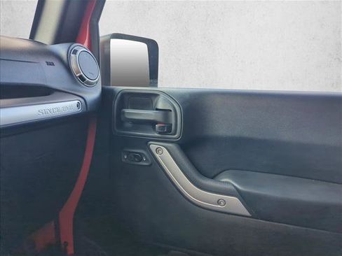 Used 2017 Jeep Wrangler Sahara image 23