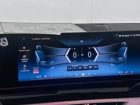 Used 2025 BMW 540i xDrive 540i xDrive w/ Premium Package image 24