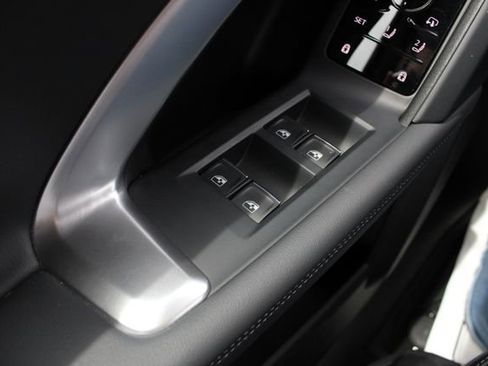 Used 2025 Audi Q5 Premium w/ Convenience Package AWD/4WD image 9