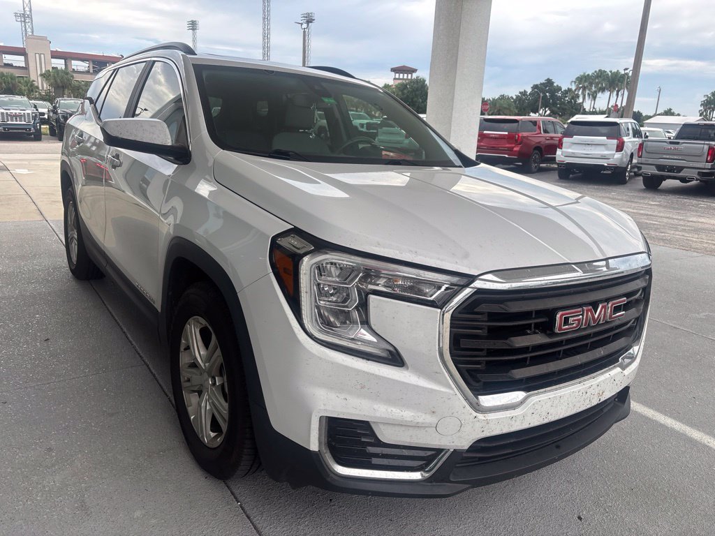 Used 2022 GMC Terrain SLE w/ Driver Convenience Package FWD image 5