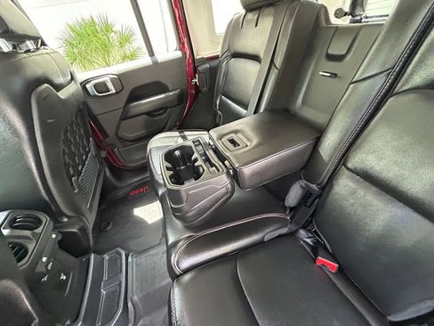 Used 2022 Jeep Wrangler Unlimited Rubicon w/ Trailer Tow Package AWD/4WD image 50