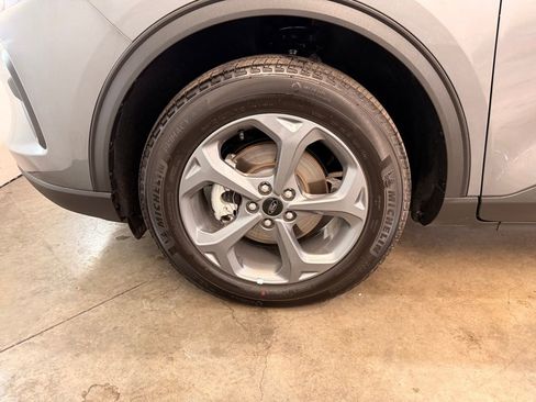 Certified 2025 Ford Escape ST-Line image 17