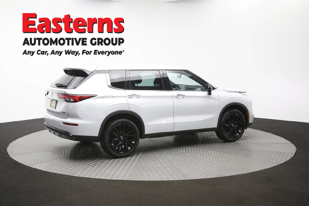 Used 2023 Mitsubishi Outlander SE Black Edition AWD/4WD image 44