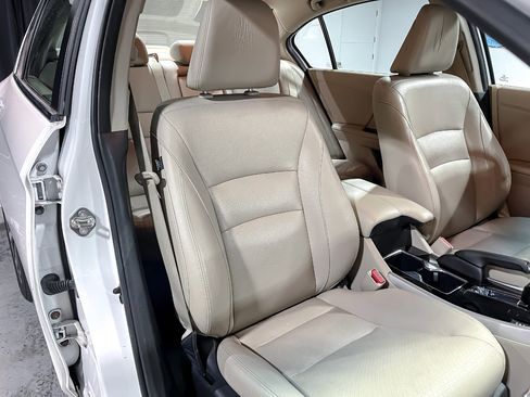 Used 2016 Honda Accord EX-L image 9