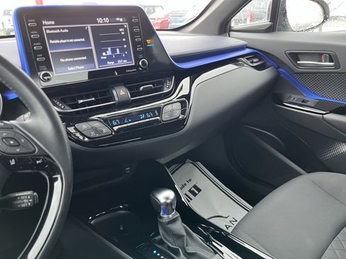 Used 2020 Toyota C-HR XLE image 25