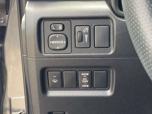 Used 2019 Toyota 4Runner TRD Off-Road AWD/4WD image 28