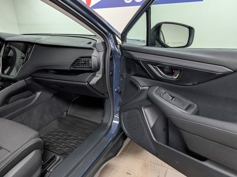 Used 2025 Subaru Outback Premium image 30