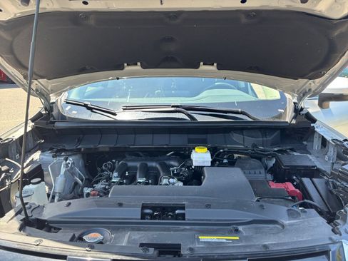 Used 2025 Nissan Pathfinder SV FWD image 35