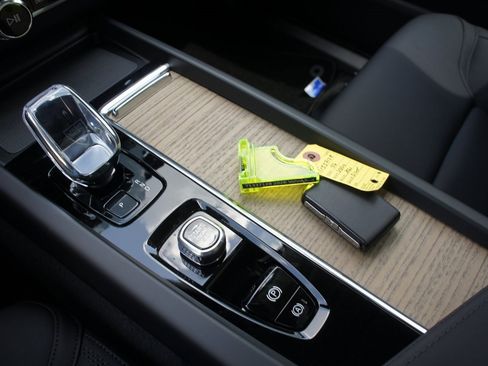 New 2026 Volvo XC60 B5 Plus w/ Protection Package Premier image 15