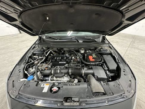 Used 2018 Honda Accord Touring image 18