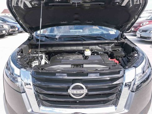 Used 2022 Nissan Pathfinder Platinum w/ Lighting Package (N92) FWD image 29