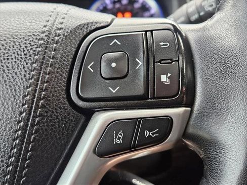 Used 2019 Toyota Highlander Limited Platinum AWD/4WD image 24