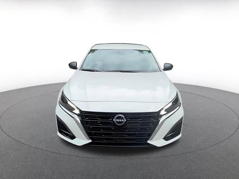 Used 2025 Nissan Altima 2.5 SV FWD image 4