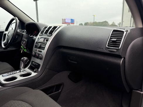Used 2011 GMC Acadia SLE image 19