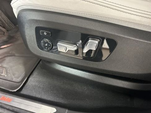 Used 2023 BMW X7 xDrive40i w/ Executive Package image 24