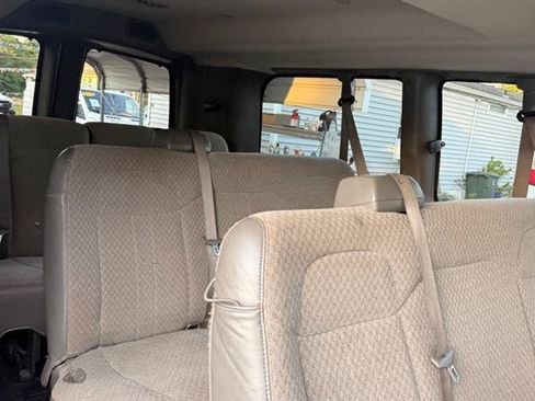 Used 2017 Chevrolet Express 3500 LT w/ LT Preferred Equipment Group RWD image 22