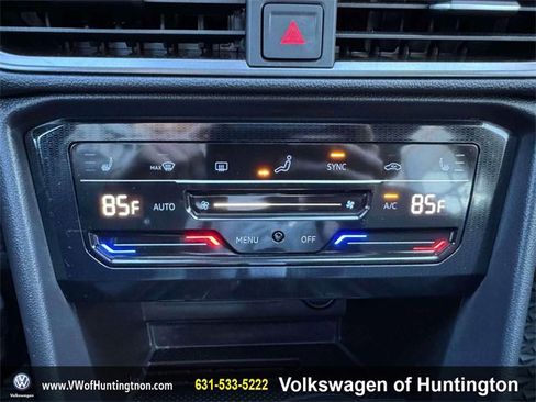 Certified 2025 Volkswagen Taos SE w/ Taos Adventure Package (SXB) image 30