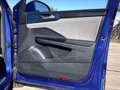 Used 2024 Volkswagen Taos SE image 22