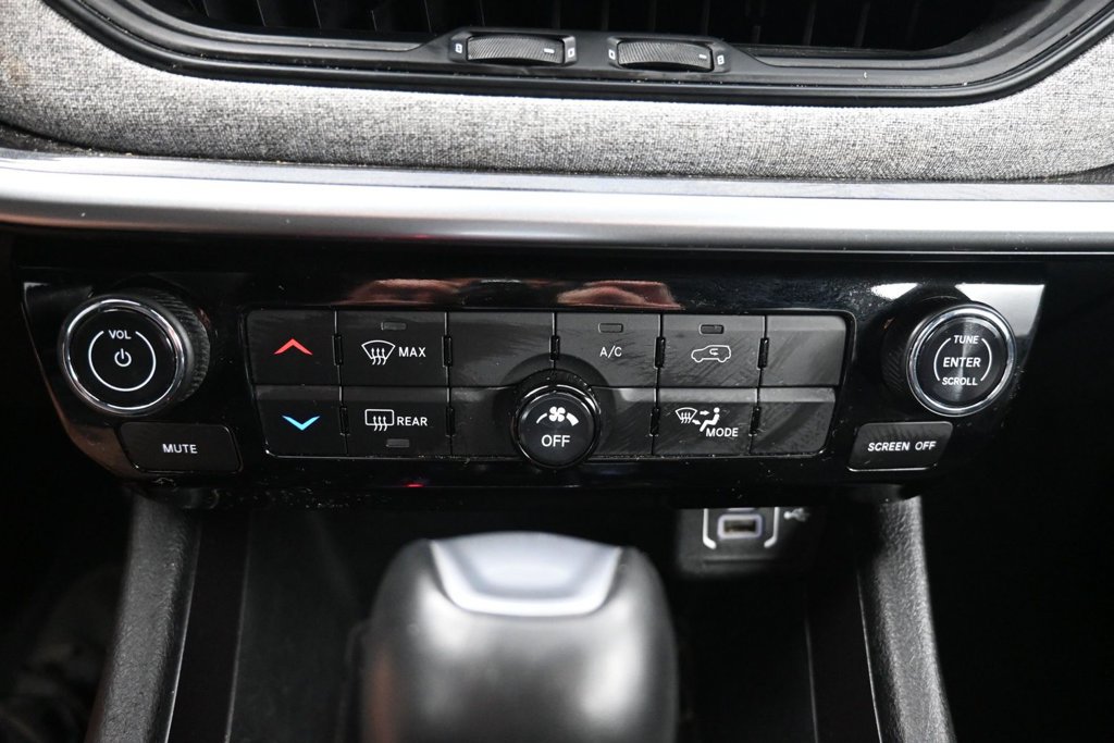 Used 2024 Jeep Compass Latitude AWD/4WD image 12