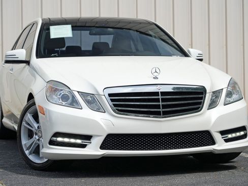 Used 2013 Mercedes-Benz E 350 Sedan image 2