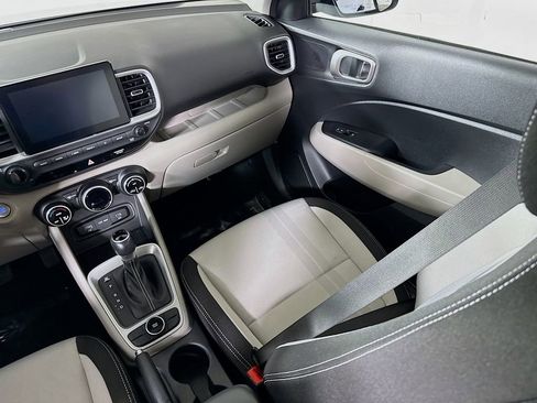 Certified 2024 Hyundai Venue SEL FWD image 27
