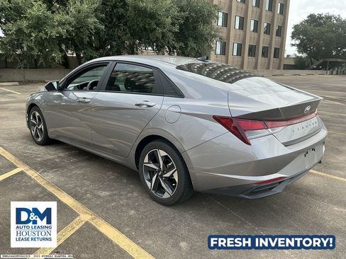 Used 2023 Hyundai Elantra SEL w/ Convenience Package FWD image 4