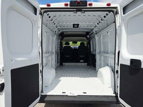 Used 2026 RAM ProMaster 2500 w/ Convenience Group FWD image 15