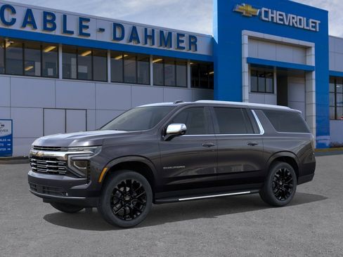 New 2026 Chevrolet Suburban Premier w/ Sun And Tow Package AWD/4WD image 32