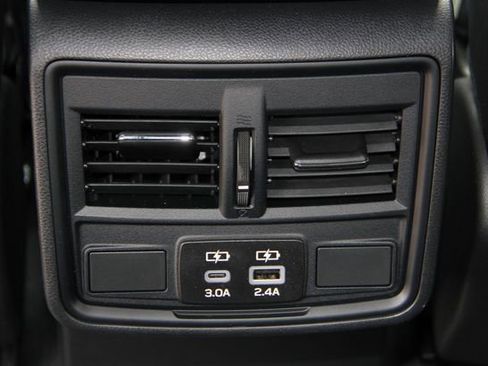 Certified 2025 Subaru Forester Premium AWD/4WD image 33
