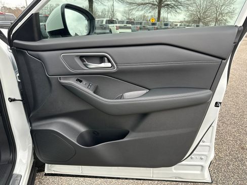 New 2026 Nissan Rogue Platinum w/ Tech Package image 14